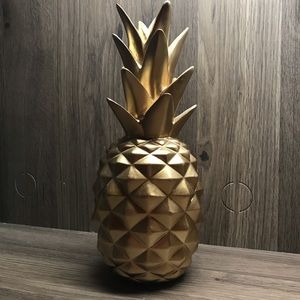 Cute Pineapple Room Decor!